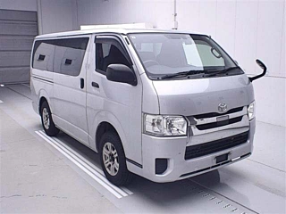 TOYOTA HIACE VAN 2020
