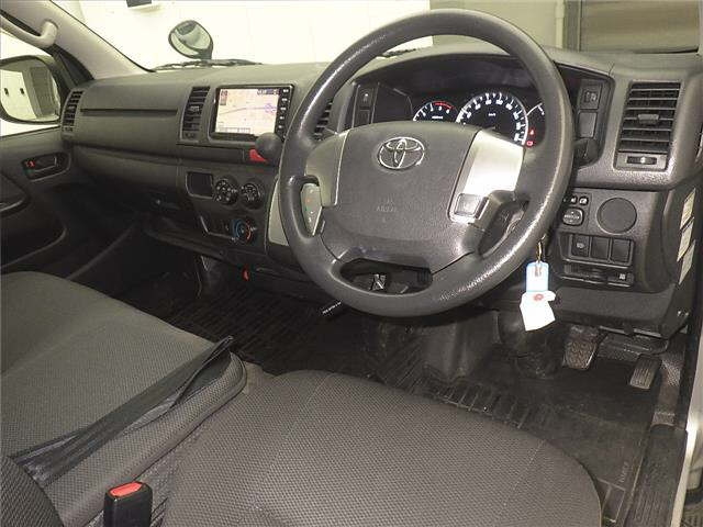 TOYOTA HIACE VAN 2020