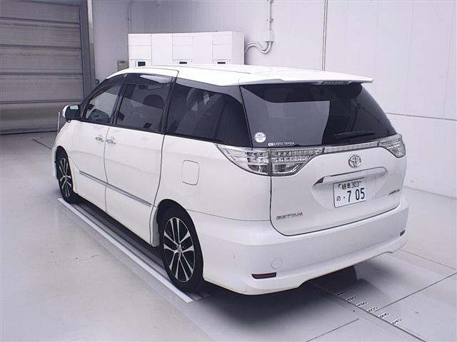 TOYOTA ESTIMA 2015