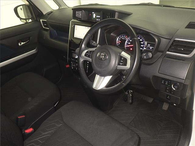 TOYOTA ROOMY 2020