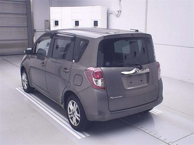 TOYOTA RACTIS 2010