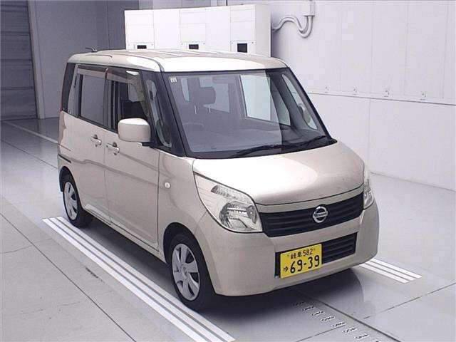 NISSAN ROOX 2010