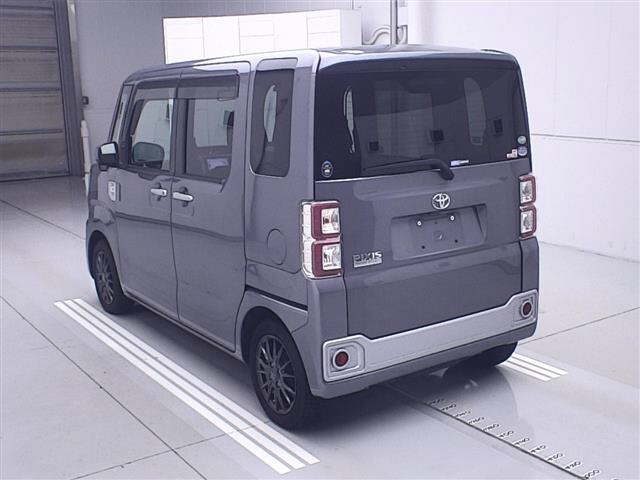 TOYOTA PIXIS MEGA 2015
