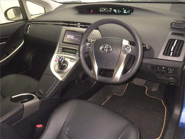 TOYOTA PRIUS 2014