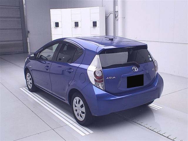 TOYOTA AQUA 2013