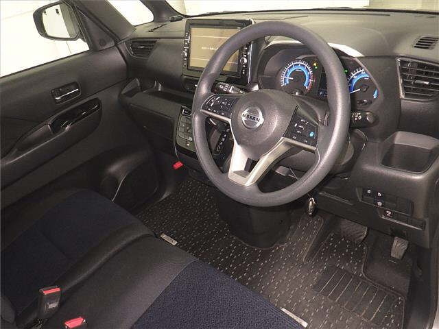 NISSAN ROOX 2020