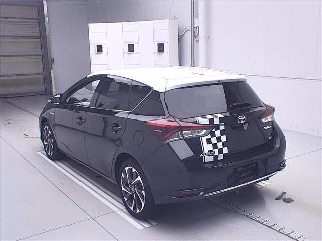TOYOTA AURIS 2016