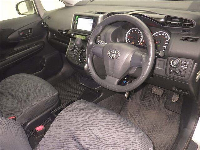 TOYOTA WISH 2012