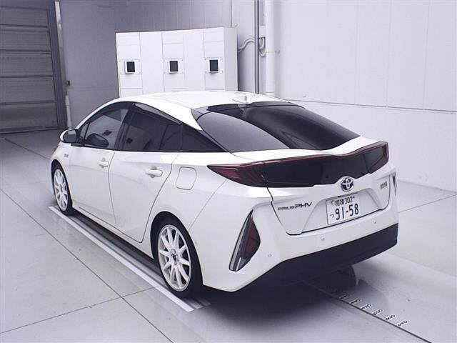 TOYOTA PRIUS PHV 2017
