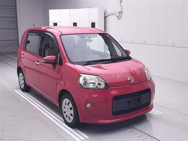 TOYOTA PORTE 2013