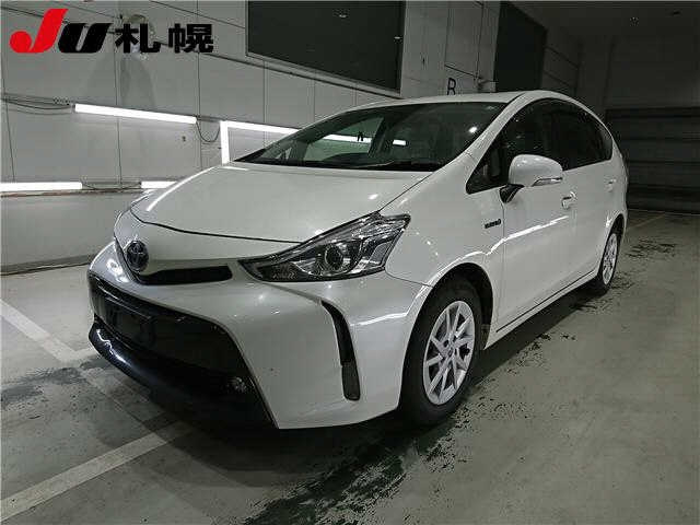 TOYOTA PRIUS ALPHA 2015
