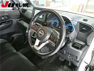 NISSAN ROOX 2023