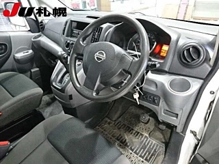 NISSAN NV200 2018