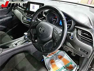 TOYOTA C-HR 2017