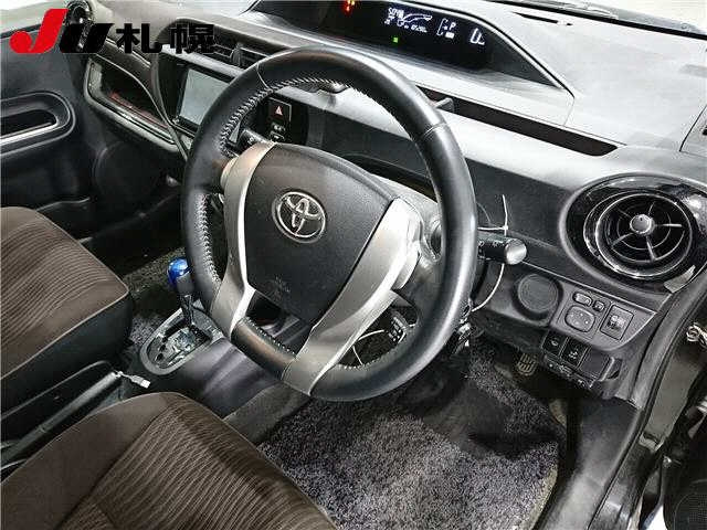 TOYOTA AQUA 2015