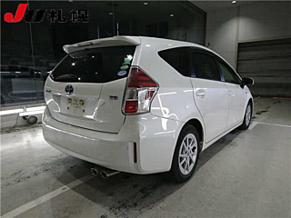 TOYOTA PRIUS ALPHA 2015