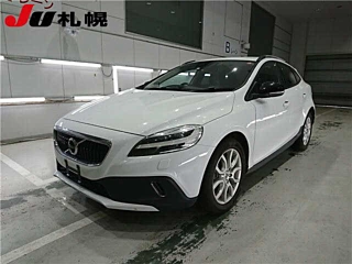 VOLVO V40 2016