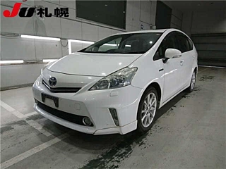 TOYOTA PRIUS ALPHA 2012