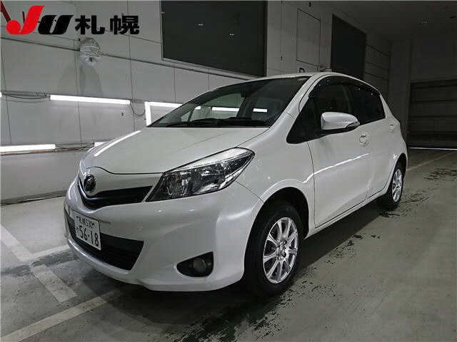 TOYOTA VITZ 2013