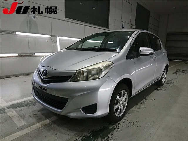 TOYOTA VITZ 2013