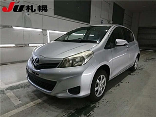 TOYOTA VITZ 2013