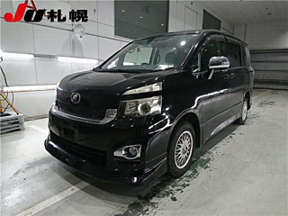 TOYOTA VOXY 2010