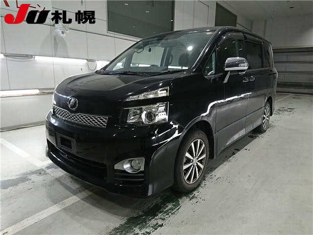 TOYOTA VOXY 2010