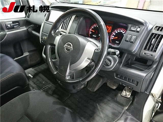NISSAN SERENA 2009