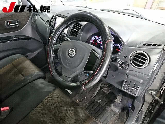 NISSAN ROOX 2011
