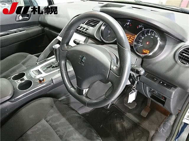 PEUGEOT 3008 2011