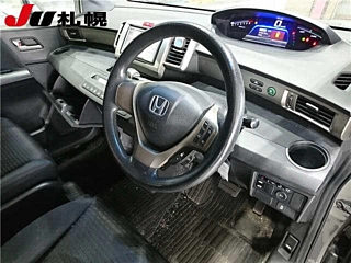 HONDA FREED 2012
