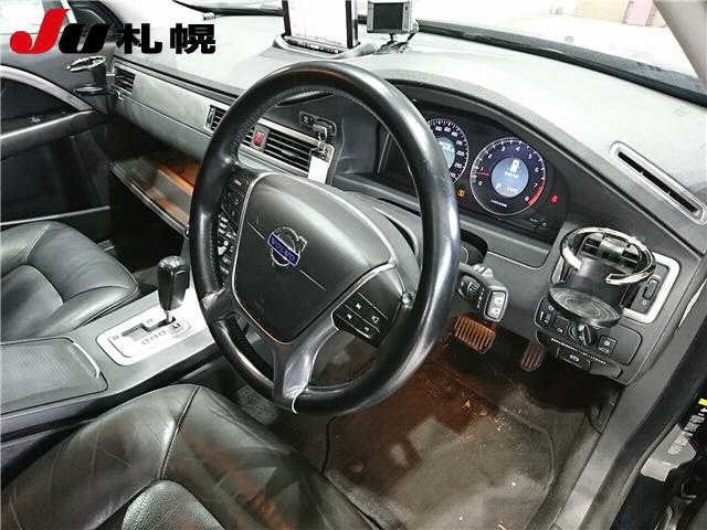 VOLVO V70 2010