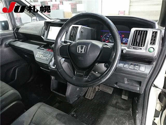 HONDA STEP WAGON 2011