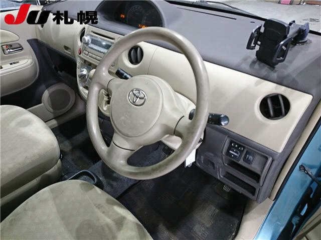 TOYOTA SIENTA 2009