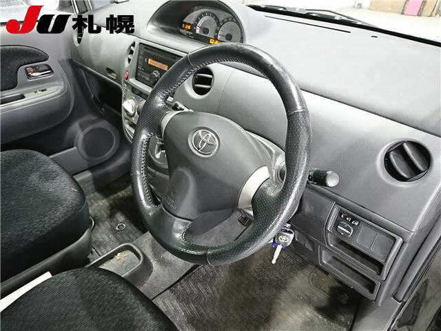 TOYOTA SIENTA 2012