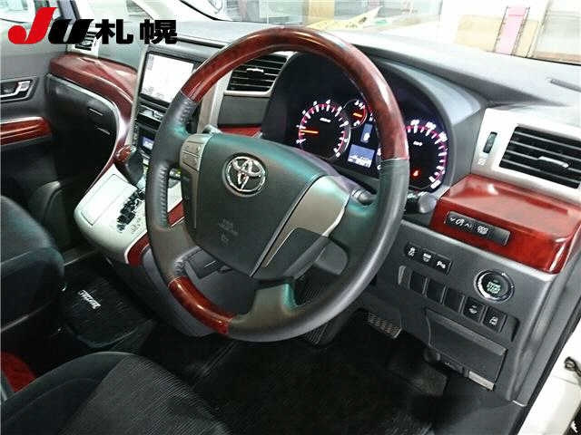 TOYOTA VELLFIRE 2009