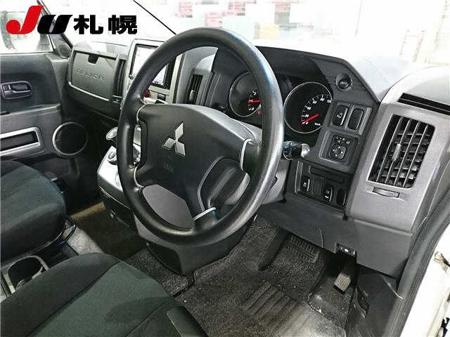 MITSUBISHI DELICA D5 2013