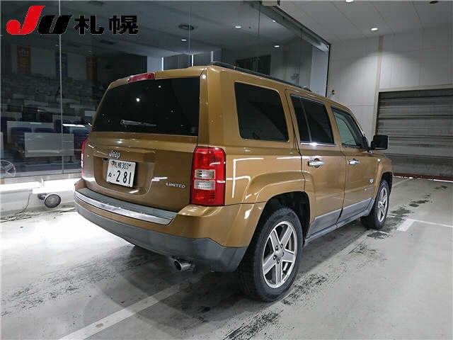 CHRYSLER JEEP PATRIOT 2011