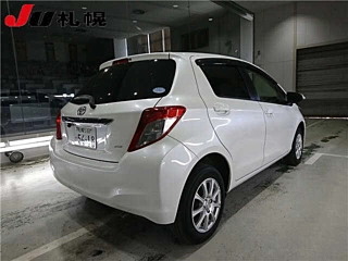 TOYOTA VITZ 2013