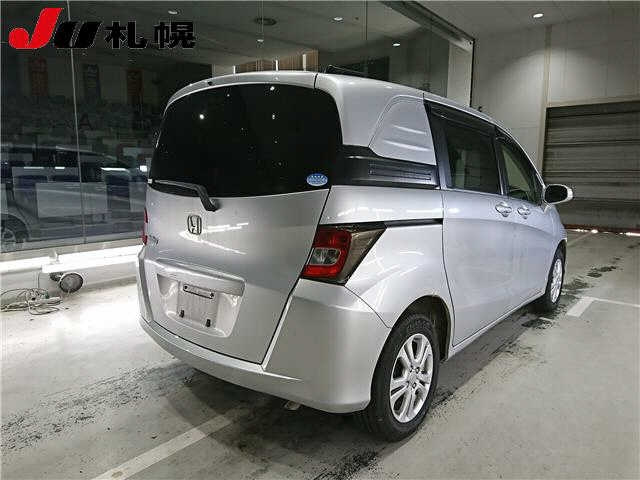 HONDA FREED 2012