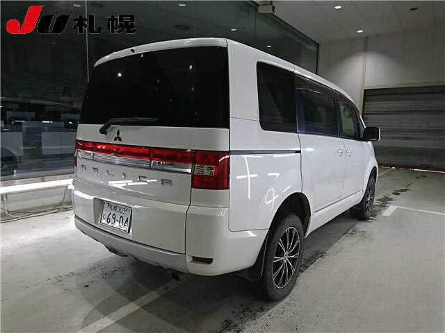 MITSUBISHI DELICA D5 2013