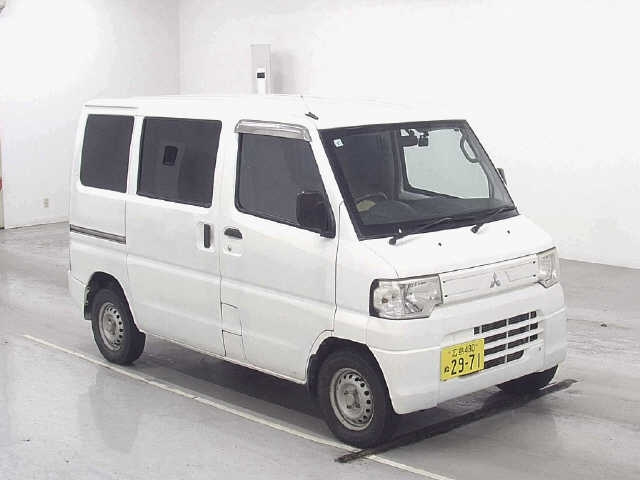 MITSUBISHI MINICAB VAN 2011