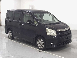 TOYOTA NOAH 2008