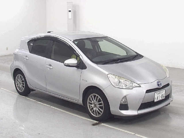 TOYOTA AQUA 2013