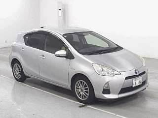 TOYOTA AQUA 2013