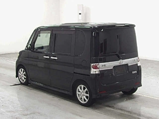 DAIHATSU TANTO 2011