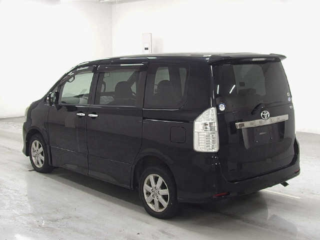 TOYOTA NOAH 2008