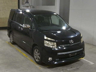 TOYOTA VOXY 2009