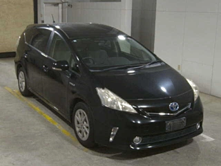 TOYOTA PRIUS ALPHA 2012