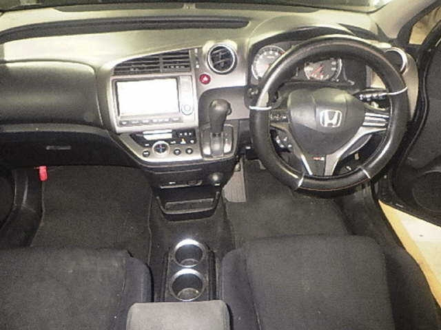 HONDA STREAM 2009